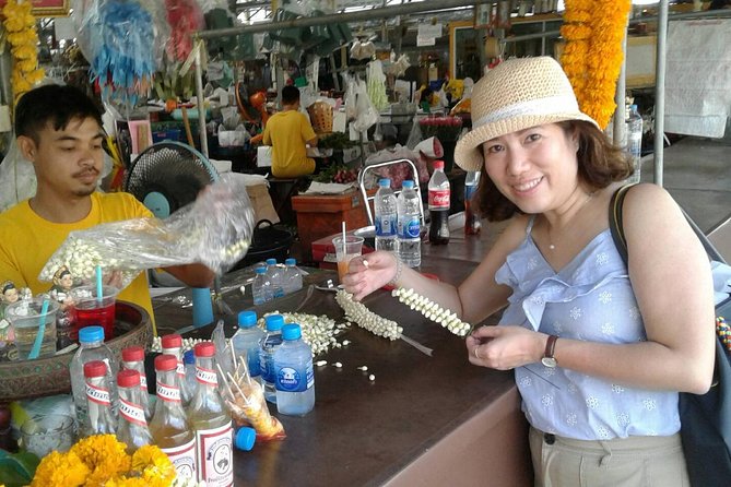 Bangkok Flower Market & Thai Floral Art (Social Impact Private Tour +AR)