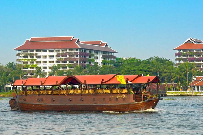 Manohra Luxurious Dinner Cruise in Bangkok Review