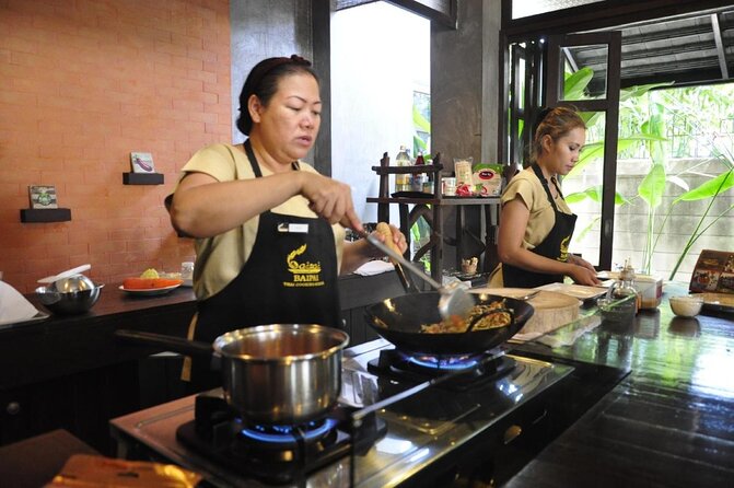 Baipai Thai Cooking School Class in Bangkok - Authentic Thai Dishes Taught