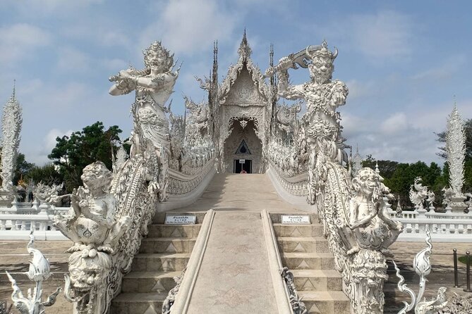 Best Places in Chiang Rai White, Blue, Big Buddha, Tea Plantation - Itinerary and Schedule Highlights