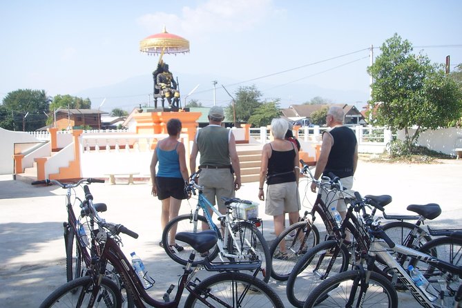 Half-Day Colors of Chiang Mai Biking Tour Review - Exploring Hidden Gems and Local Life