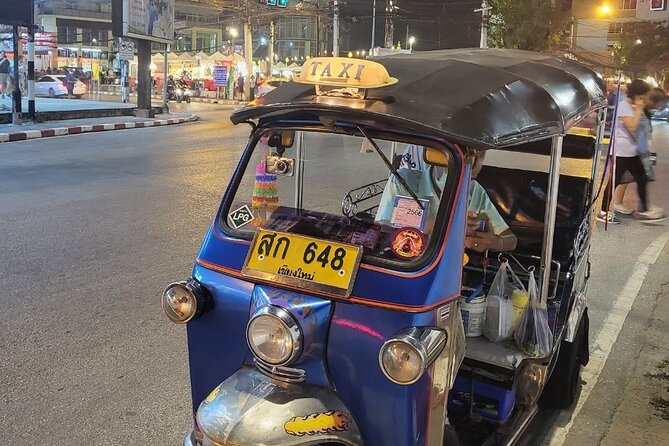 Chiang Mai Temples and Market Tuk-Tuk Evening Review - Guide Quality and Expertise