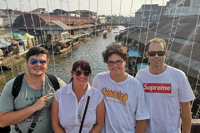 Private Excursion to Maeklong Railway & Amphawa Floating Markets Review - Tour Experience and Cultural Insights