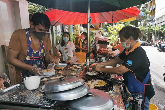 Rides on Thai Tuk-Tuk & Michelin Street Food Review - Tuk-Tuk Rides Through Bangkok Streets