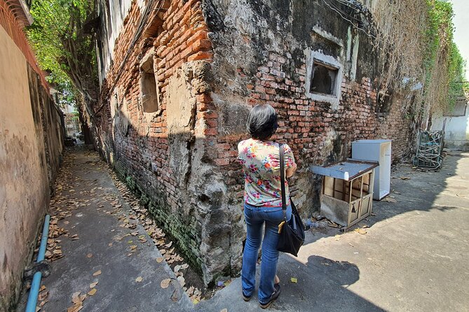 Small-Group Unseen Bangkok's Chinatown Walking Tour Review - Savoring Chinatowns Food Delights