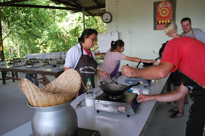 Ya Thai Cookery School Class in Krabi Review - What to Expect From the Class