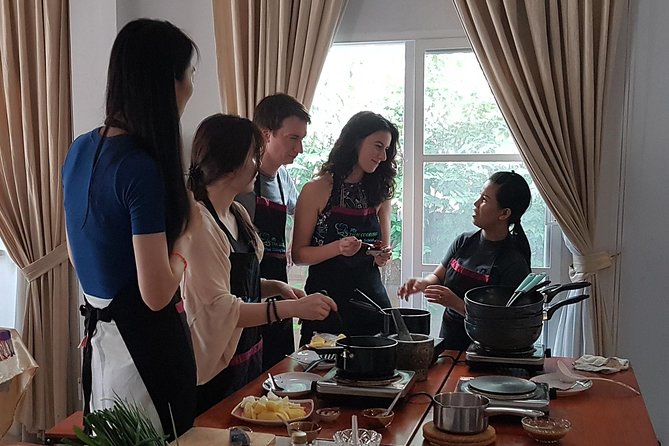 Authentic Thai Cooking Class and Local Market Tour Review - Review Highlights and Ratings