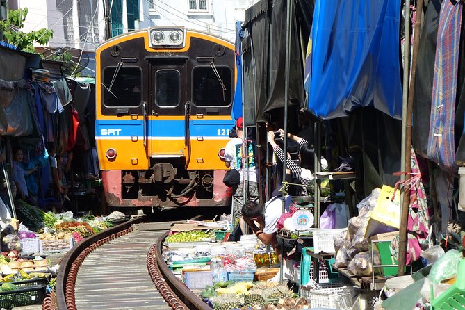 Bangkok: Floating Market and Train With Paddleboat Ride - Reviews and Ratings Overview