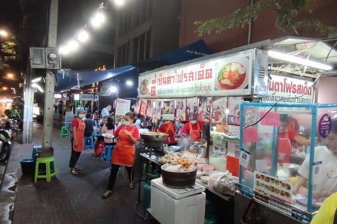 Bangkok: Michelin Guide Street Food Tour by Tuk Tuk - Savoring Local Flavors and Delights