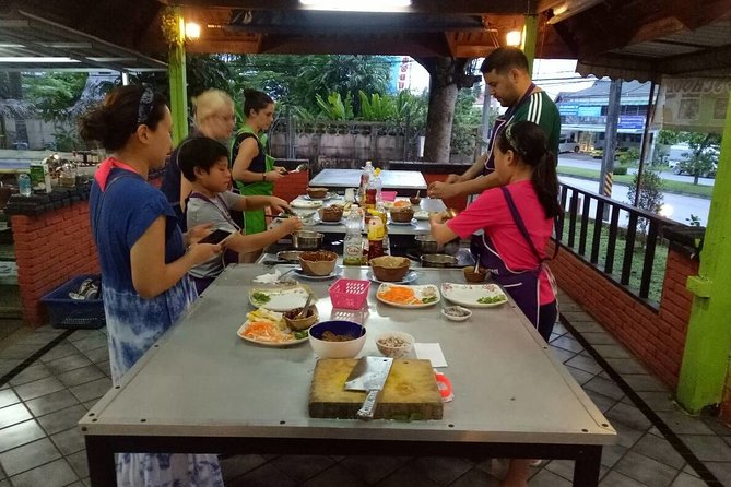 Thai Charm Cooking Class in Krabi Review - Meeting and Pickup Arrangements