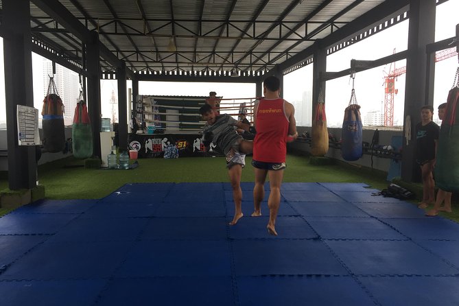 Thai Boxing Lesson, Family and Kids Friendly - Getting Ready for the Experience