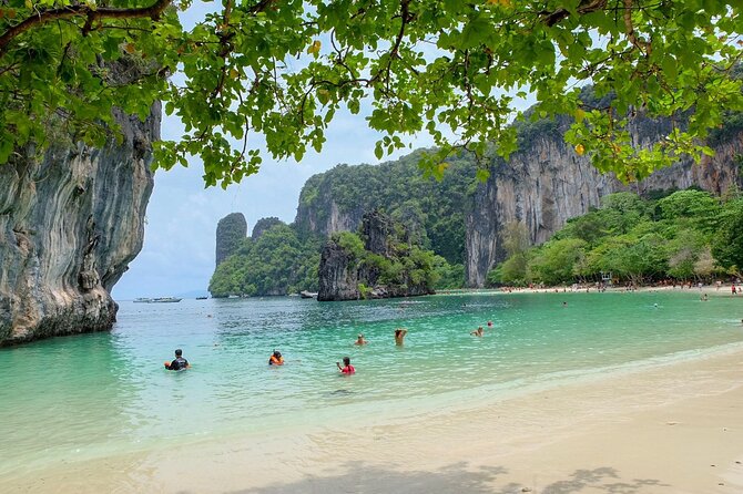 One-Day Tour at Hong Islands by Speedboat From Krabi - Reviews and Ratings Summary