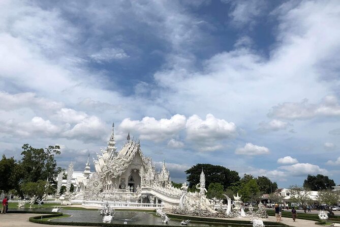 Chiang Rai Temples Private Tour Review - Key Takeaways